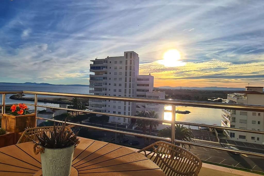 Sunsetmare Vacational Apartment Roses Kültér fotó
